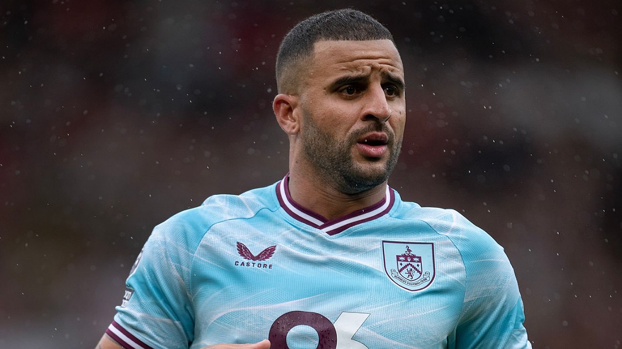 Bek Burnley, Kyle Walker