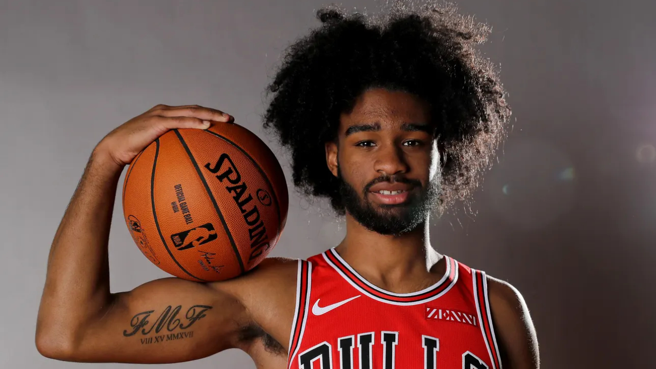 Coby White melihat platformnya sebagai cara untuk menunjukkan kepada pemuda bahwa ada alternatif. (Foto: AP)