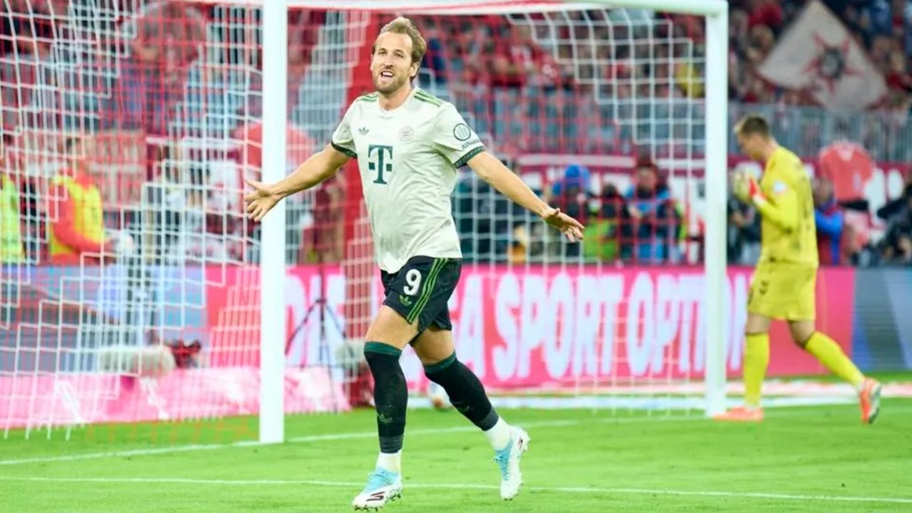 Selebrasi Harry Kane Usai Jebol Gawang Werder Bremen (Sumber: EyesWideOpen/Getty Images)