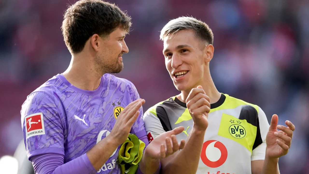 Nico Schlotterbeck dan Gregor Kobel (Foto: bvb.de)