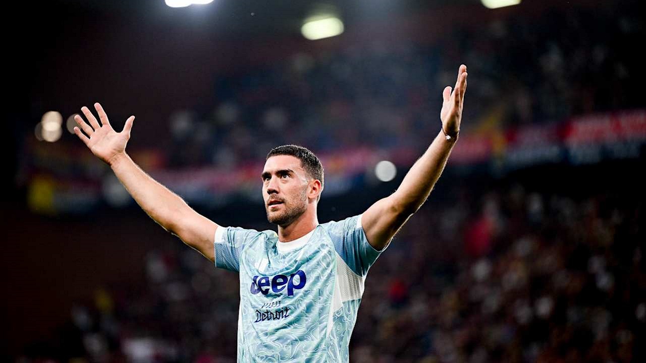 Dusan Vlahovic dipastikan tetap pemain Juventus hingga Juni 2026 (Image: Juventus)