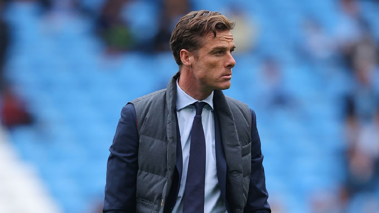 Manajer Burnley, Scott Parker. (Foto: James Gill - Danehouse/Getty Images)