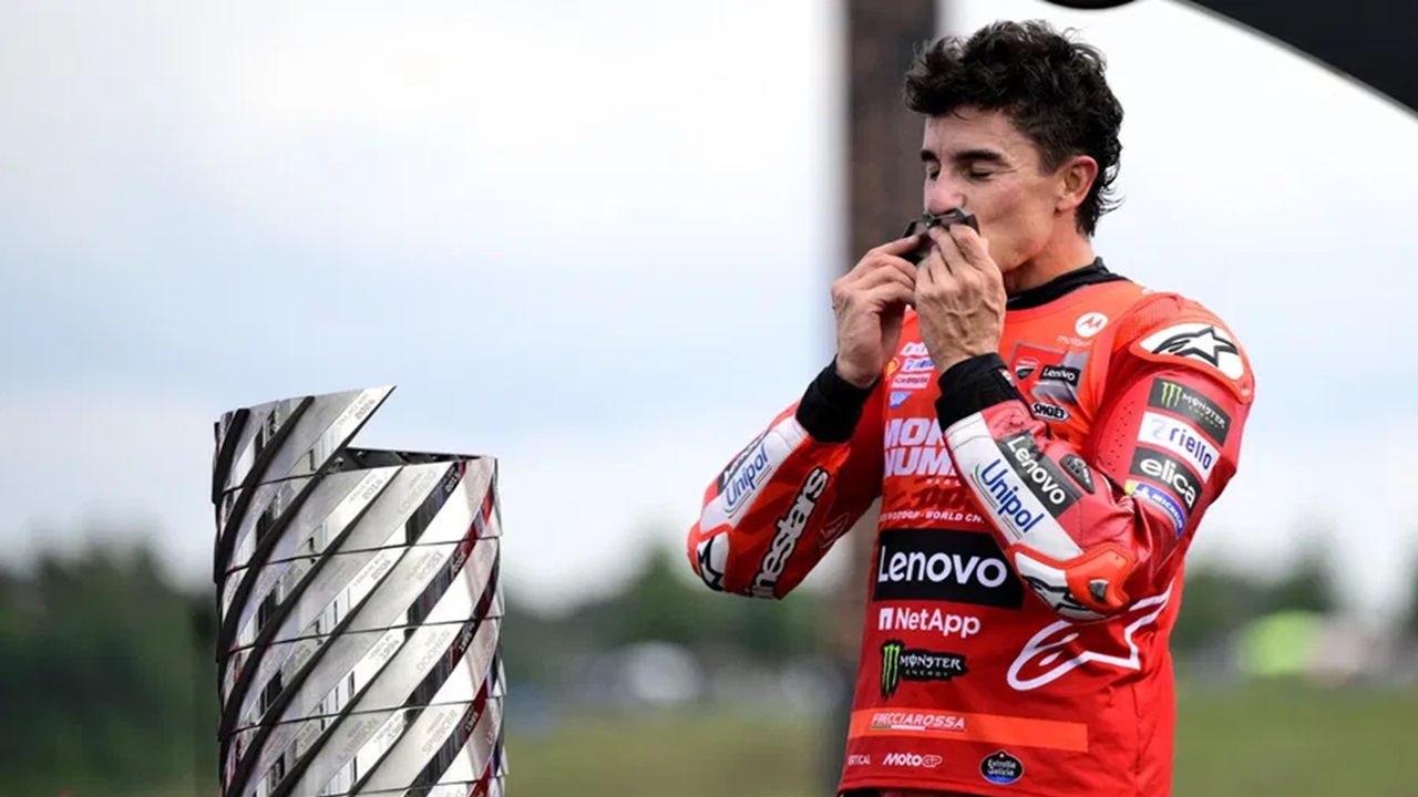 Marc Marquez Teteskan Air Mata Sebelum Menyentuh Garis Finis