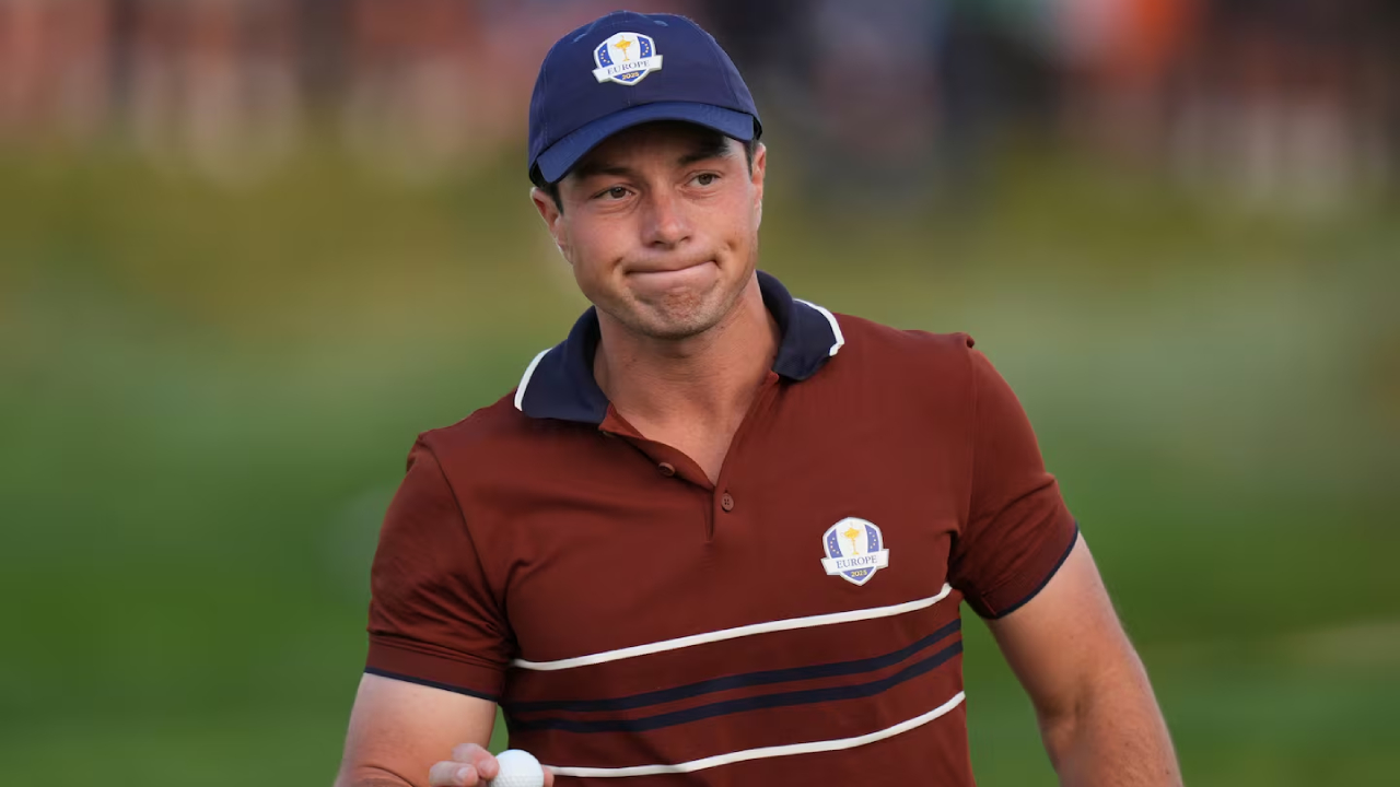 Viktor Hovland dijadwalkan bermain terakhir dalam pertandingan tunggal melawan Harris English pada Minggu, meskipun partisipasinya masih belum pasti. (Foto: Golf Digest)