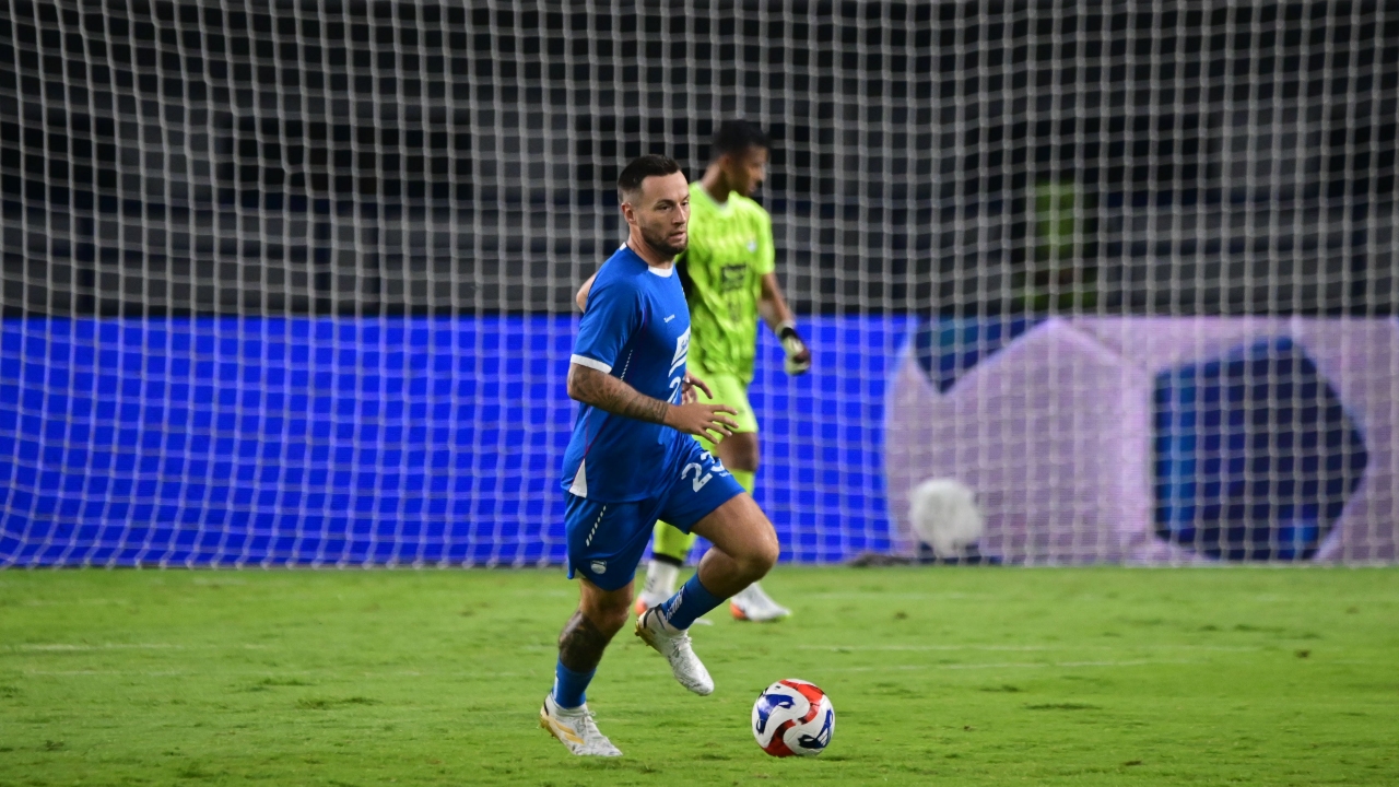 Gelandang Persib, Marc Klok