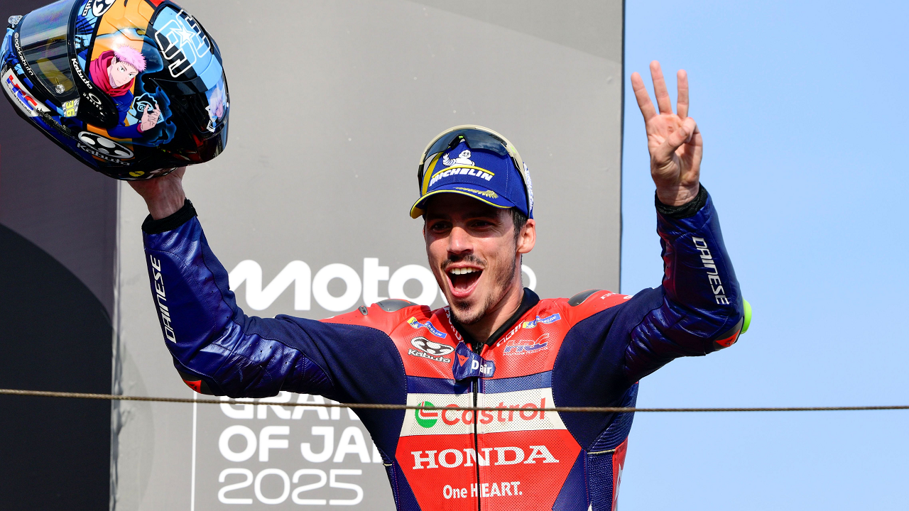 Joan Mir sumringah bisa raih podium di Motegi.