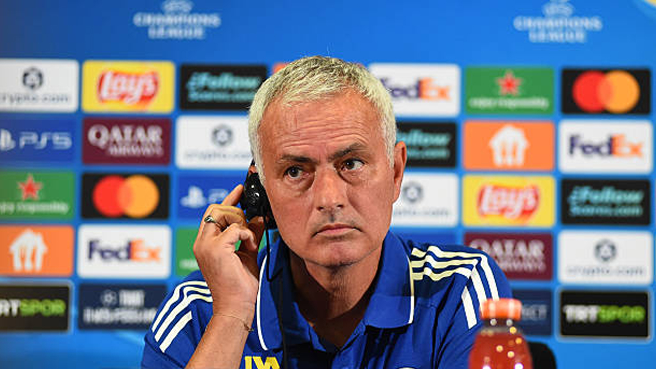 Jose Mourinho Mencemooh Investasi Gila yang Digelontorkan Pemilik Chelsea