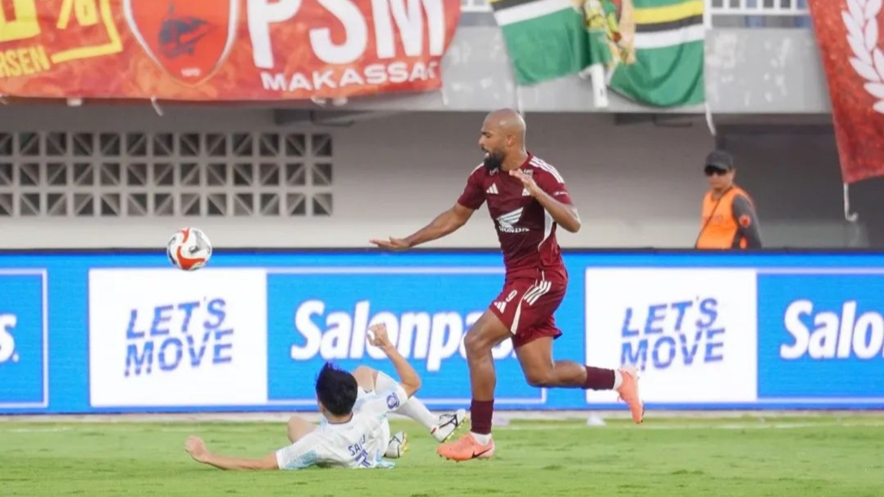 Penyerang PSM Makassar, Alex Tanque di laga kontra PSIM Jogja