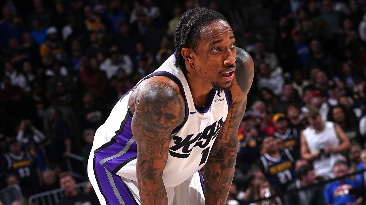 DeMar DeRozan sayangkan kekacauan Sacramento Kings musim lalu.