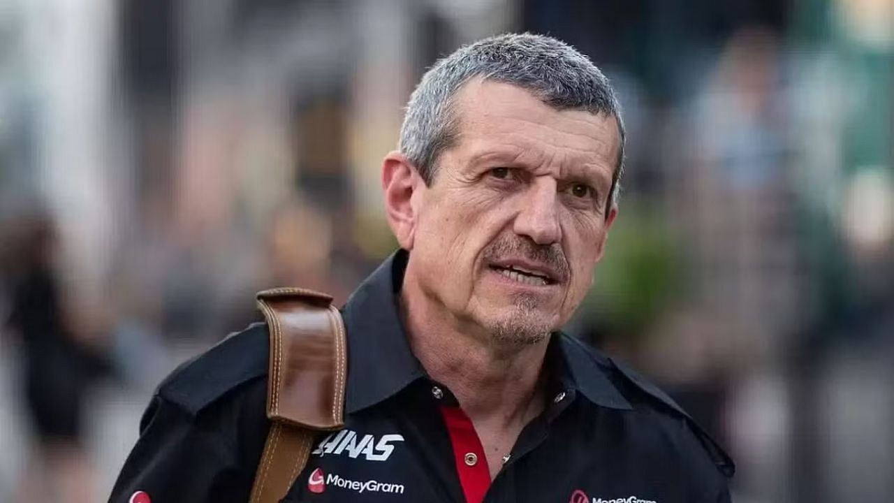 Gunther Steiner komentari keputusan Ferrari yang berani ganti Sainz dengan Hamilton.
