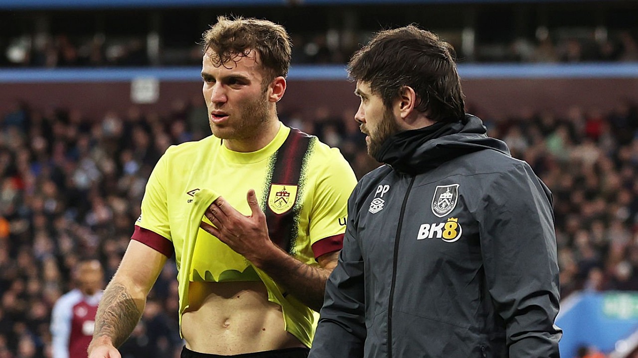 Bek Burnley, Jordan Beyer