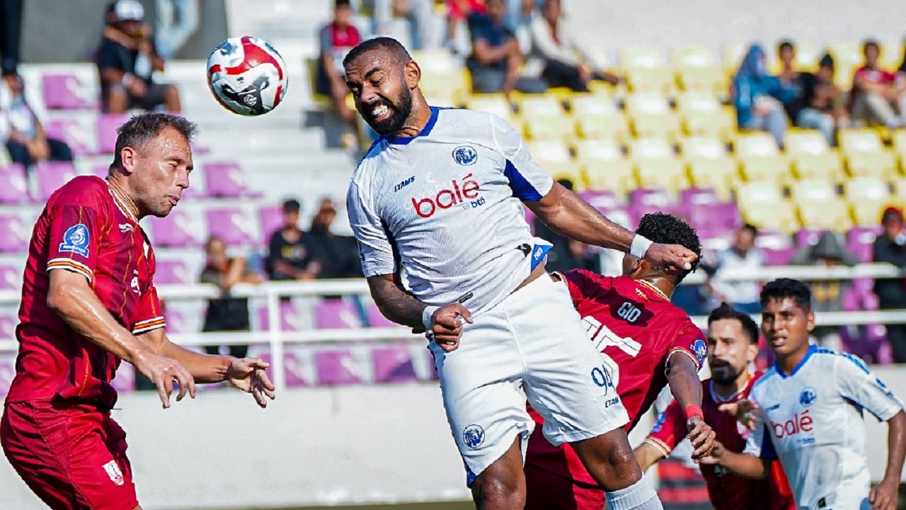 Penyerang Arema FC, Dalberto Luan di laga kontra Persis Solo