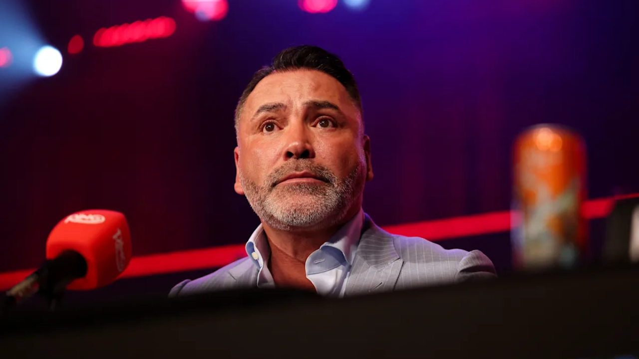Oscar De La Hoya belum yakin bahwa Terence Crawford telah mencapai tingkat keahlian teknis Mayweather. (Foto: Fight TV)