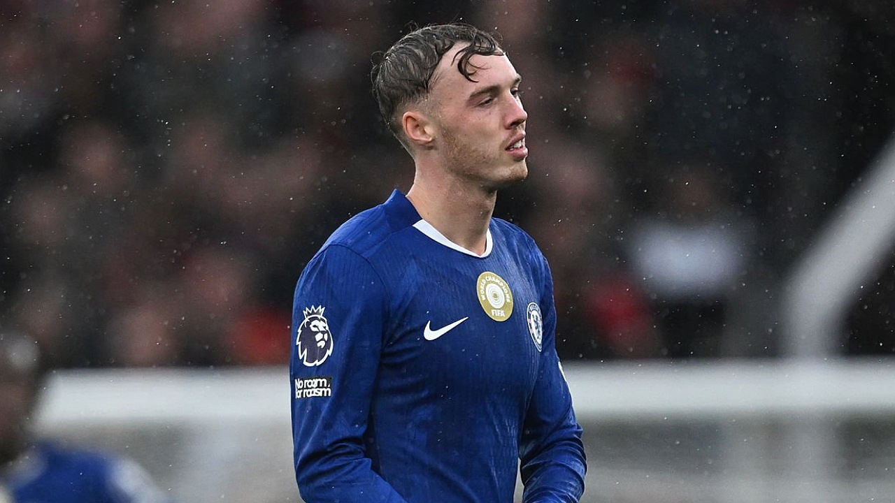 Cole Palmer mengalami cedera pangkal paha