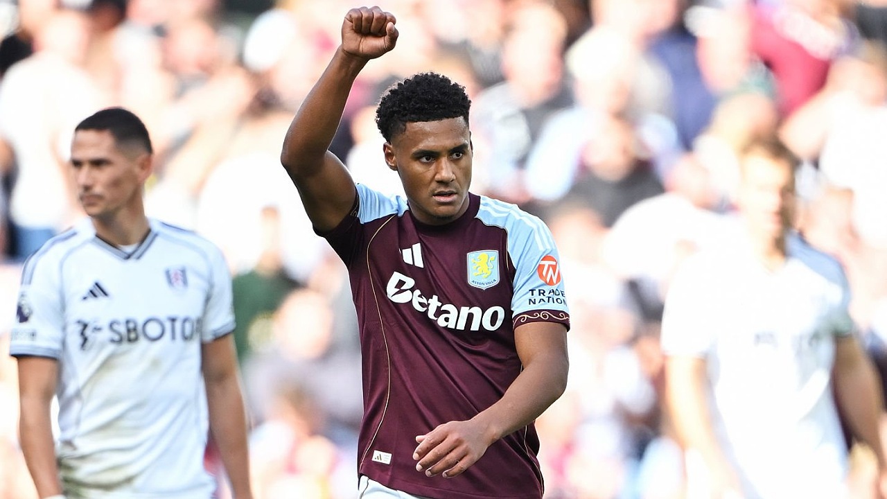 Ollie Watkins dipuji pelatih Feyenoord, Robin van Persie