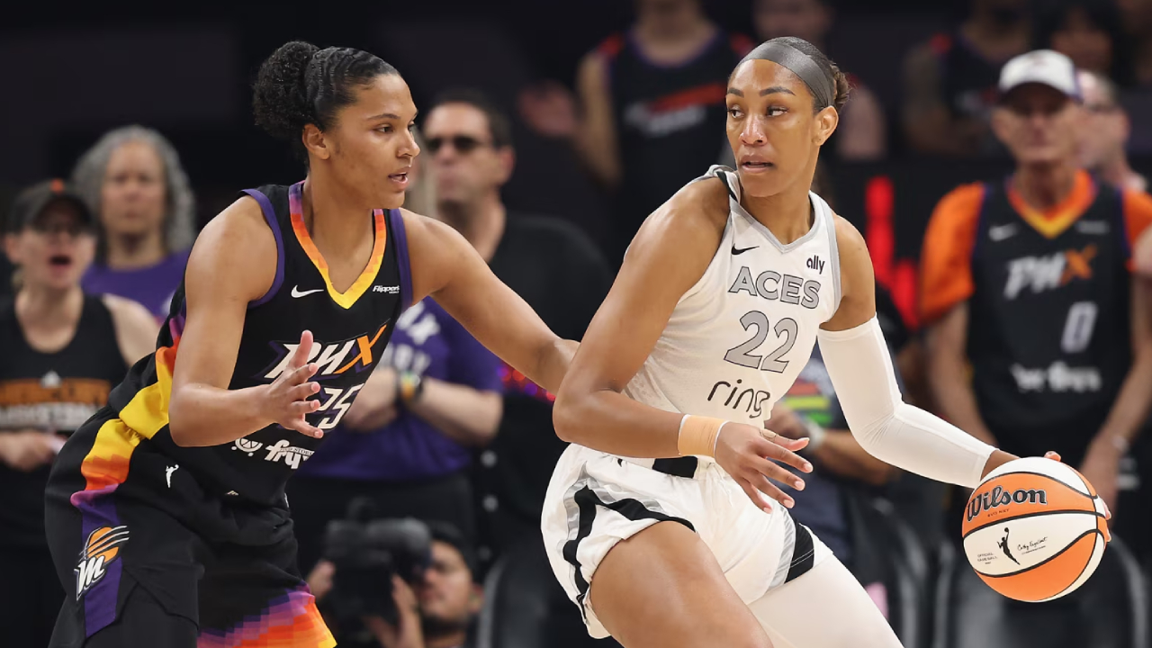 A’ja Wilson (kanan) dan Alyssa Thomas terakhir bertarung untuk gelar juara pada 2022. (Foto: AP)