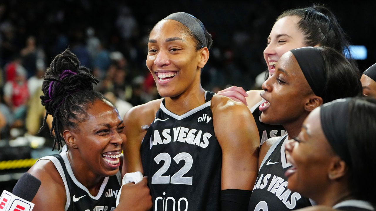Para pemain Las Vegas Aces merayakan keberhasilan lolos ke final WNBA 2025. (Foto: AP)