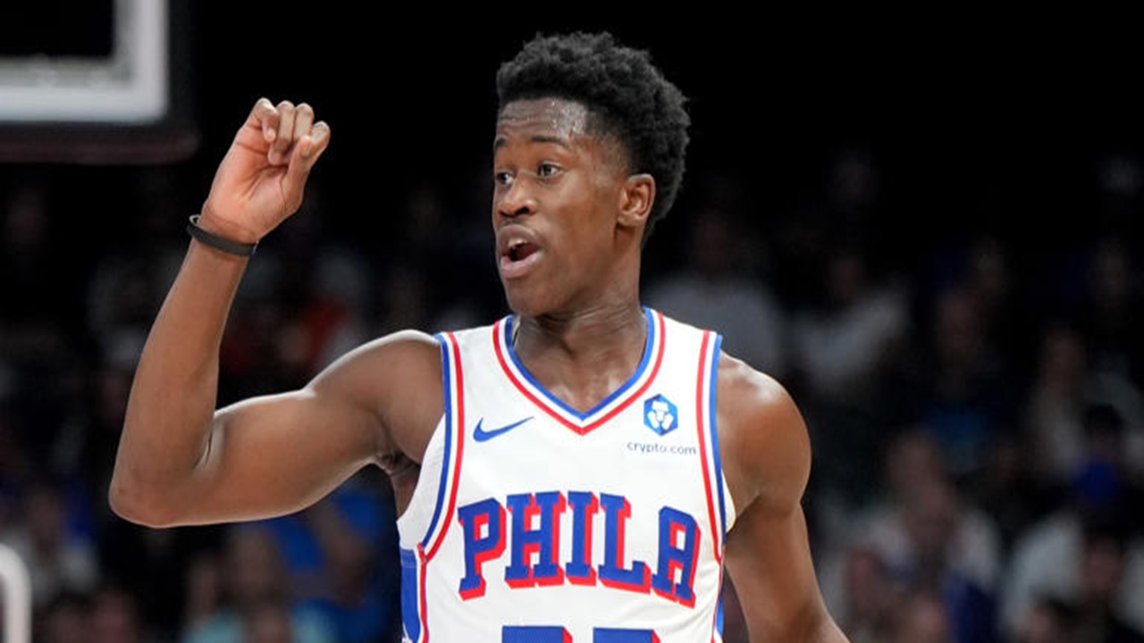 Nick Nurse Puji Permainan VJ Edgecombe Saat Dikalahkan Knicks