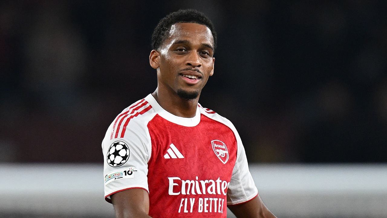 Bek Arsenal, Jurrien Timber, diminati Bayern Munich