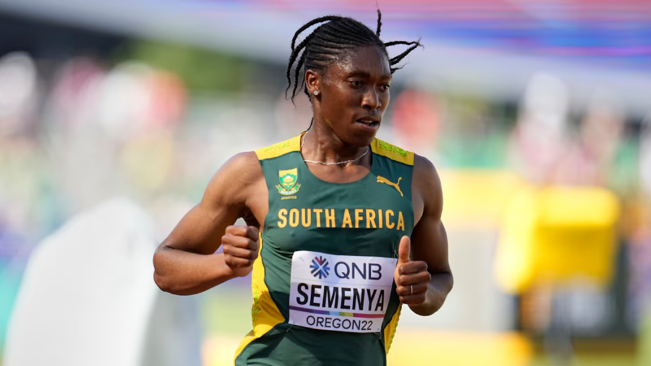 Caster Semenya, yang memiliki kromosom XY namun juga karakteristik fisik perempuan dan tingkat testosteron yang tinggi, selalu mengidentifikasi diri sebagai perempuan. (Foto: AP)