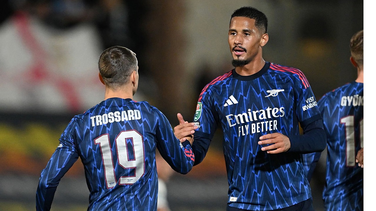 Leandro Trossard dan William Saliba
