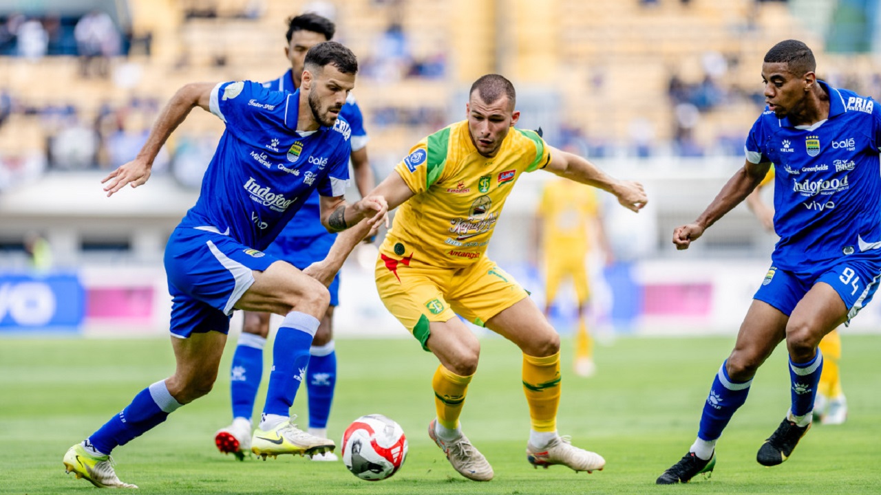 Penyerang Persebaya Surabaya, Mihailo Perovic