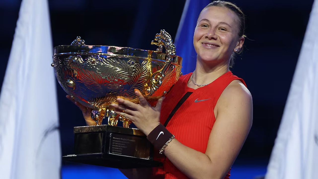 Amanda Anisimova Selesaikan China Open Dengan Angkat Trofi Kemenangan