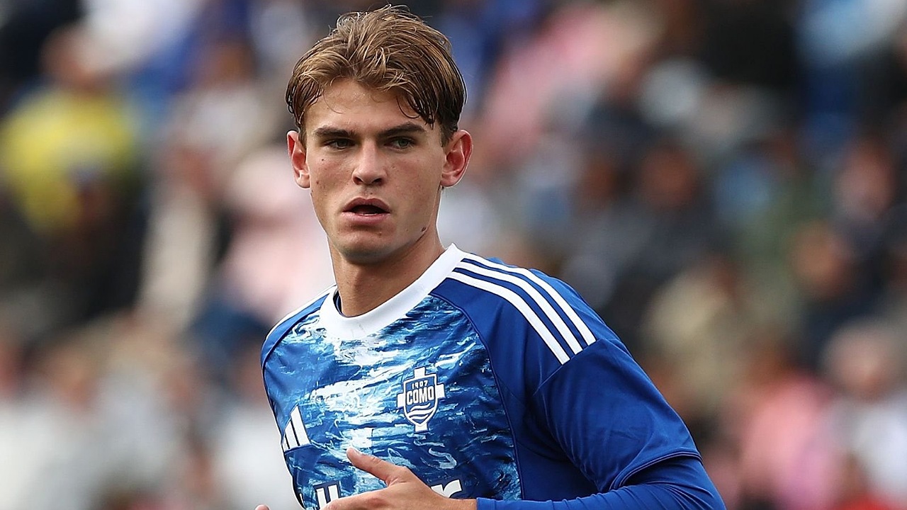 Arsenal berburu bintang muda Como, Nico Paz. (Foto: Marco Luzzani/Getty Images)