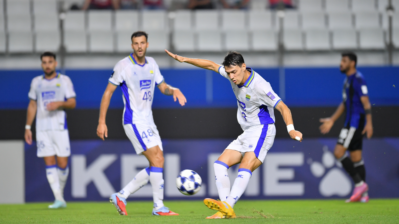 Bek Persib, Federico Barba