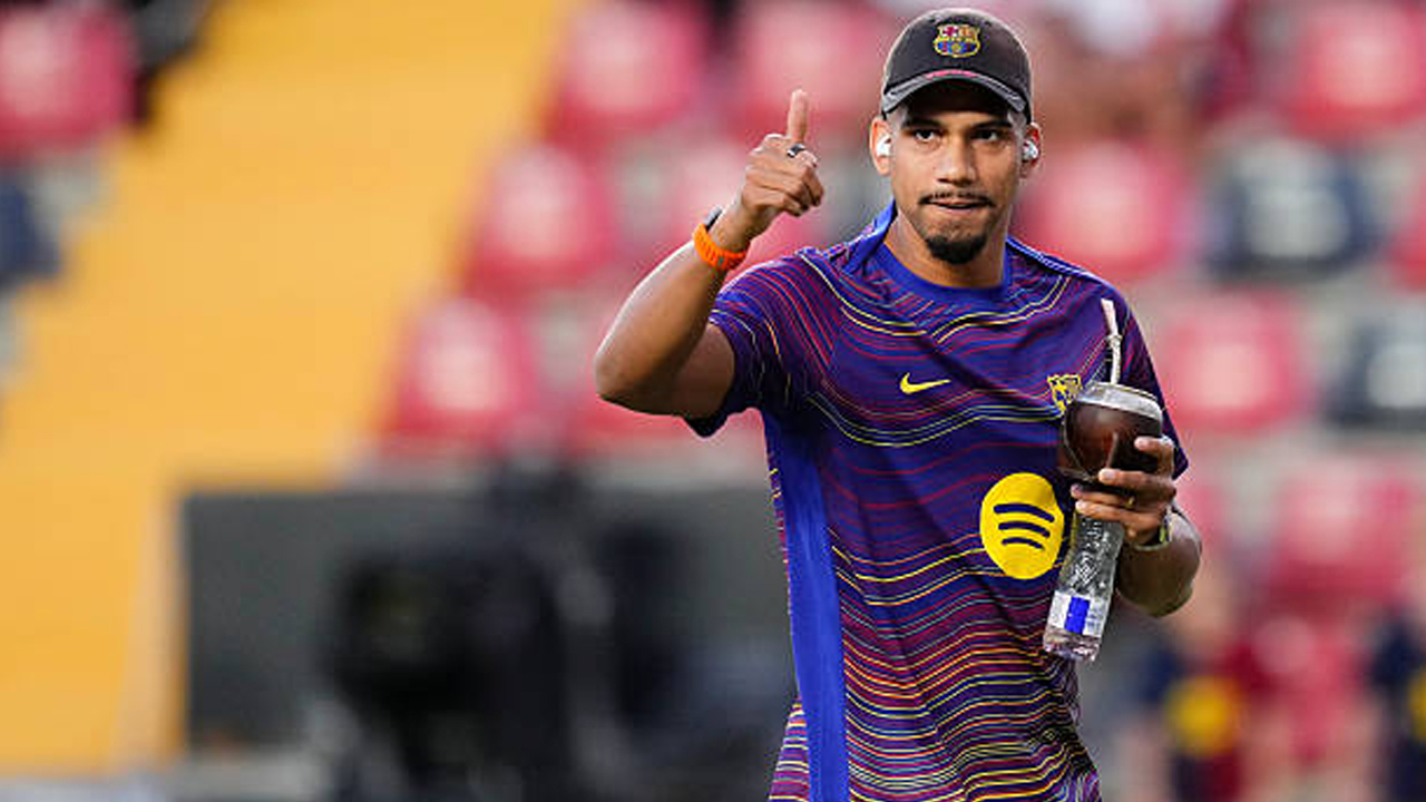 Barcelona Siap Lepas Ronald Araujo Pada Bursa Transfer Musim Dingin