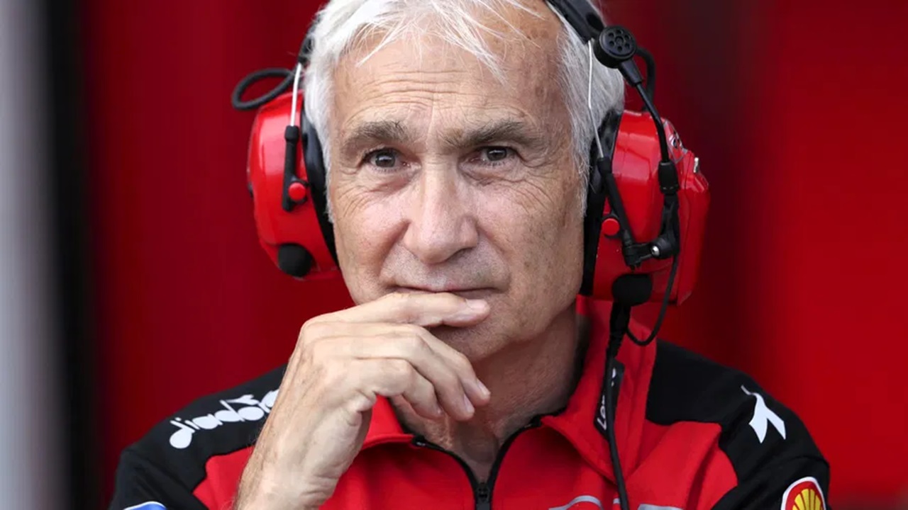 Davide Tardozzi Nilai Bezzecchi Salah Perhitungan saat Tabrak Marc Marquez