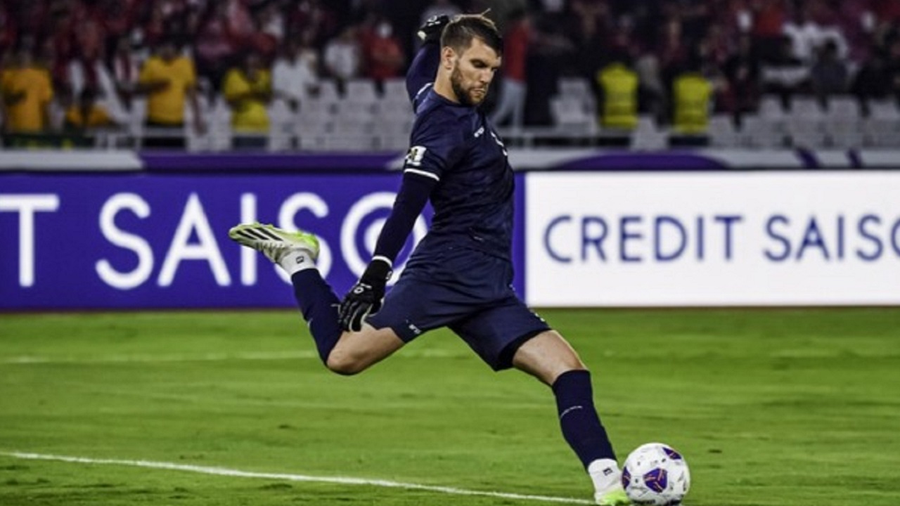 Kiper andalan timnas Indonesia, Maarten Paes