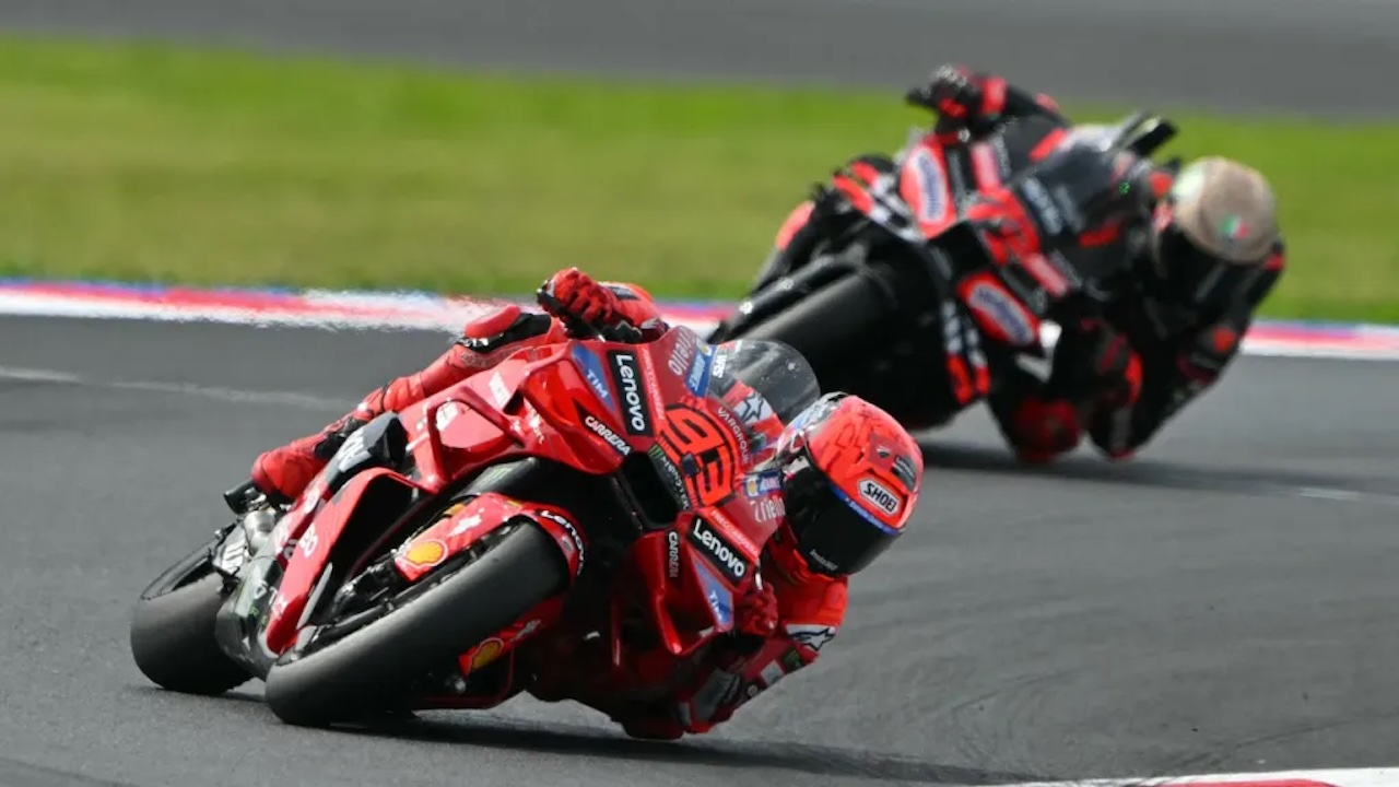 Marco Bezzecchi dan Marc Marquez