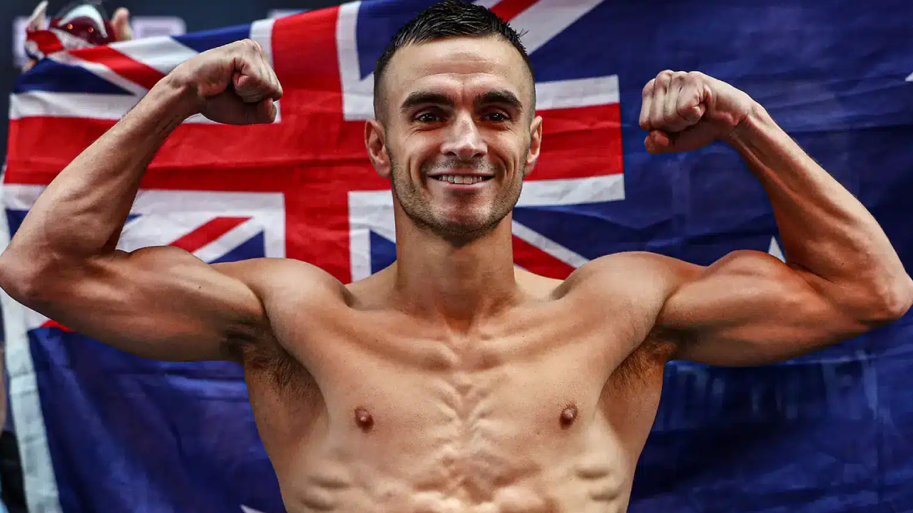 Andrew Moloney kini menanti hasil pertarungan Garcia-Teraji, menempatkan dirinya di ambang kesempatan lain untuk merebut gelar dunia. (Foto: Fight TV)