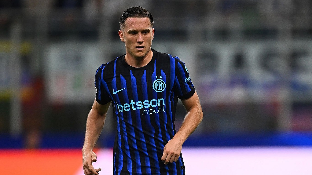 Leeds United membidik gelandang berpengalaman Inter Milan, Piotr Zielinski