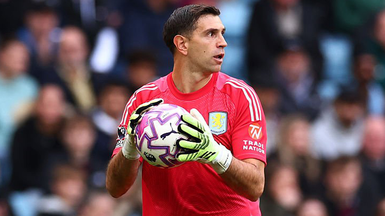 Emiliano Martinez.