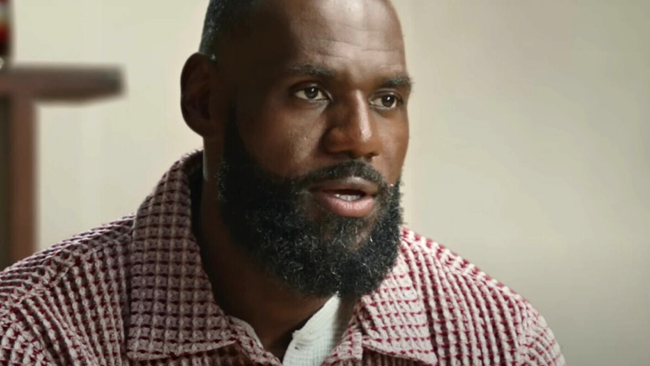 LeBron James mengungkap “Keputusan Kedua” sebagai kampanye baru Hennessy V.S.O.P., dengan lucu merujuk pada acara ESPN ikoniknya pada 2010. (Foto: ESPN)