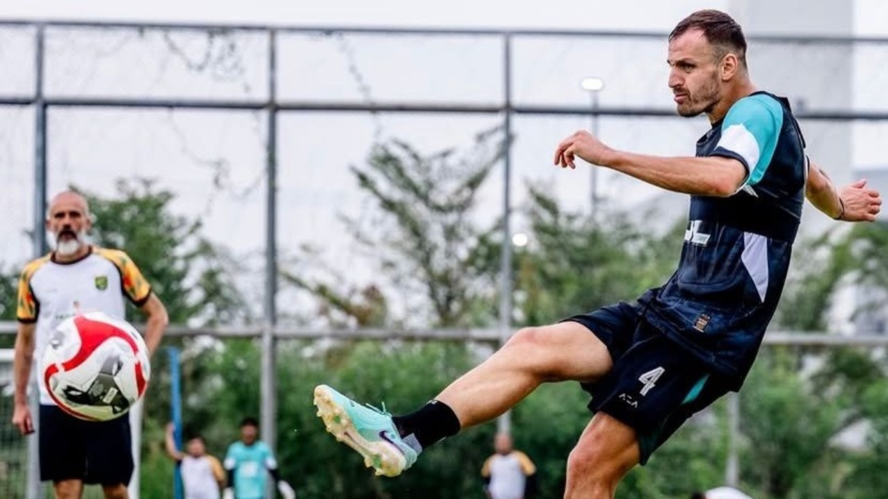 Latihan intensif Persebaya Surabaya di masa jeda kompetisi