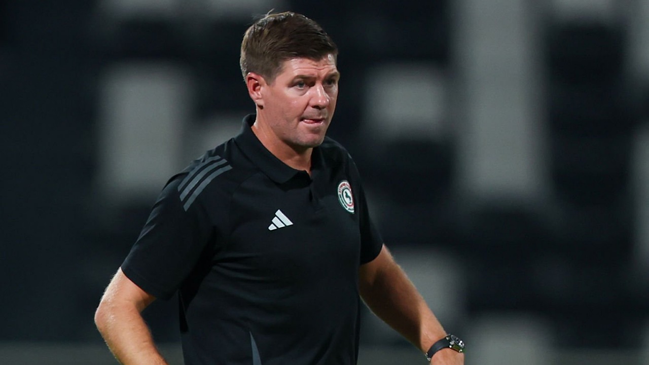 Steven Gerrard pernah memimpin Rangers