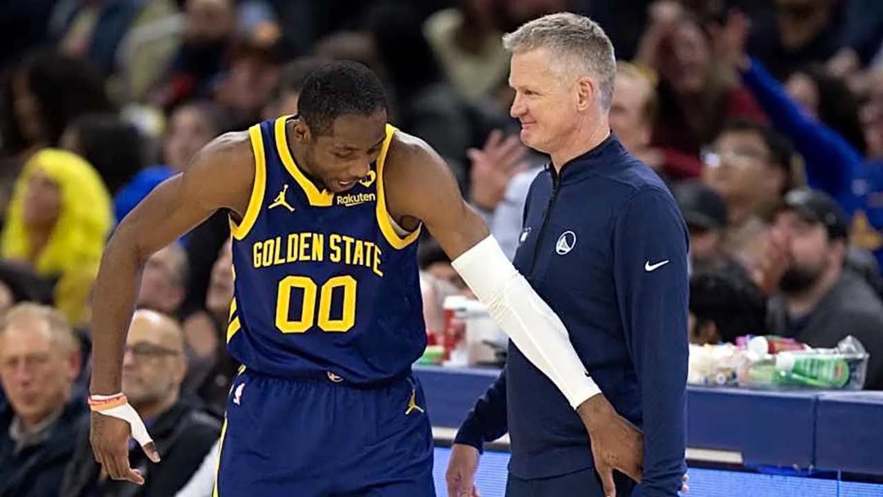 Steve Kerr Jujur Khawatir Saat Memainkan Jonathan Kuminga