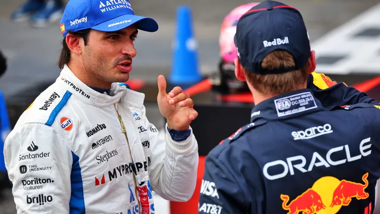 Carlos Sainz Anggap Max Verstappen Bukanlah Pebalap Tercepat