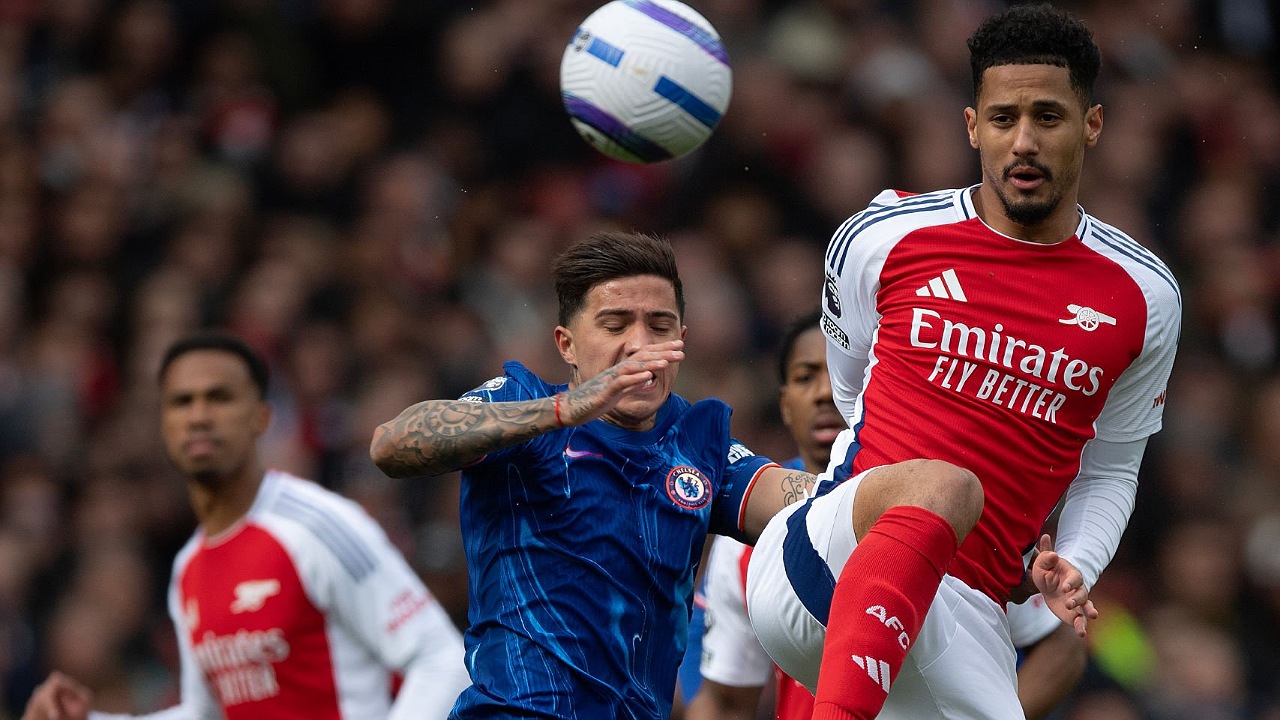 Enzo Fernandez dan William Saliba. (Foto: Visionhaus/Getty Images)