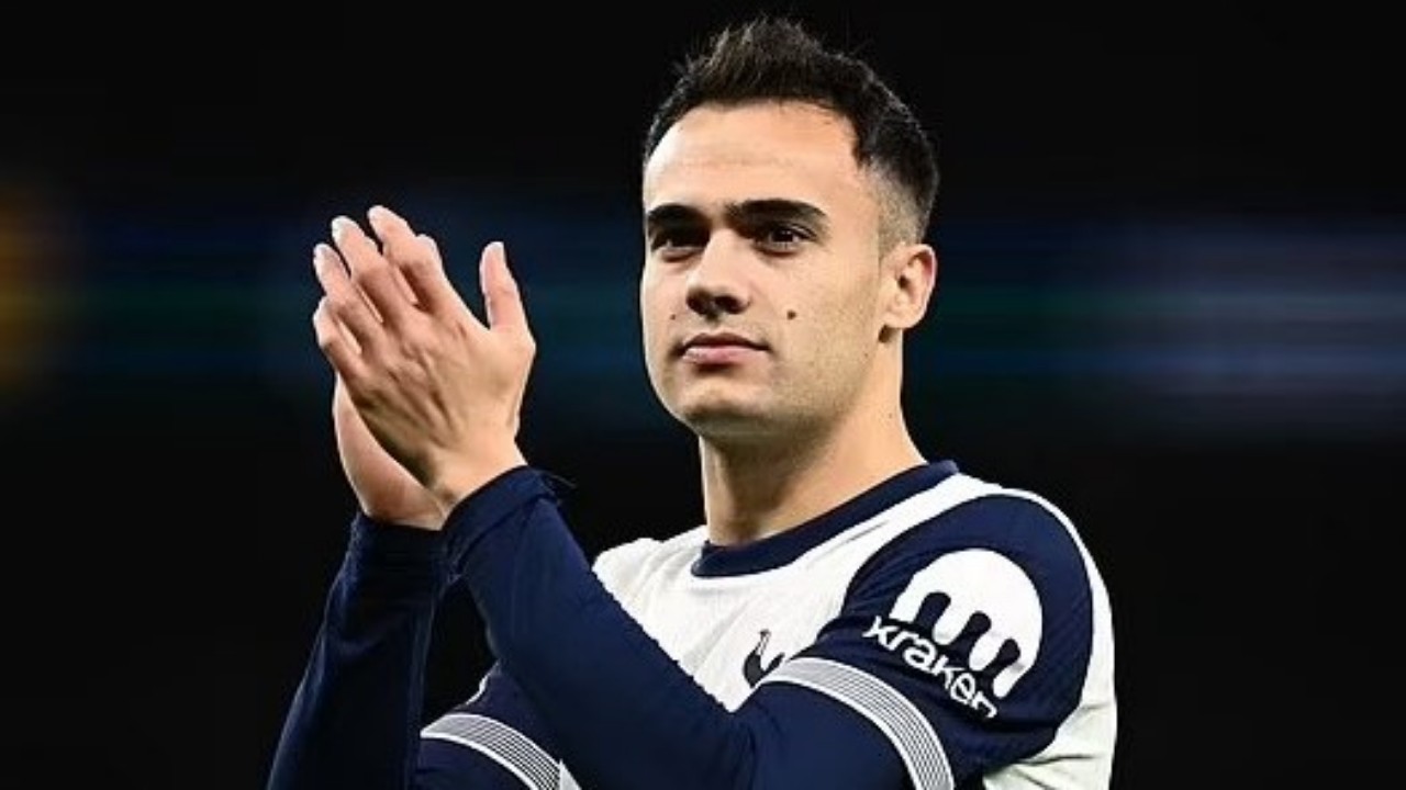 Eks defender Tottenham