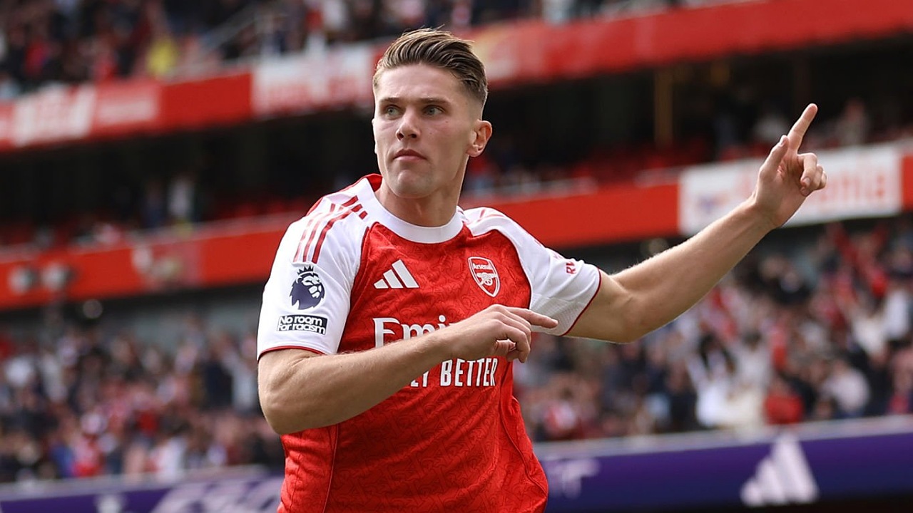 Viktor Gyokeres dikritik legenda sepak bola Inggris, Chris Waddle