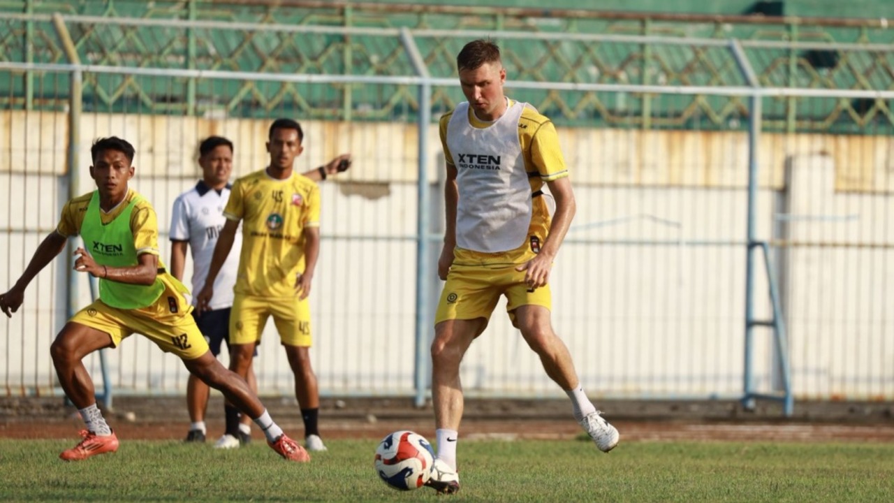 Latihan Madura United di masa jeda kompetisi