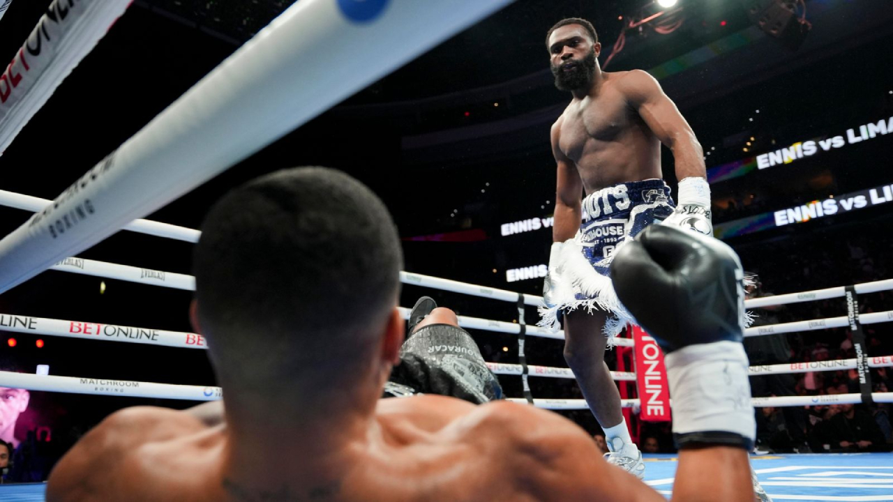 Kemenangan ini tidak hanya menandai debut Jaron Ennis di kelas menengah junior, tetapi juga memberinya gelar interim WBA. (Foto: Fight TV)