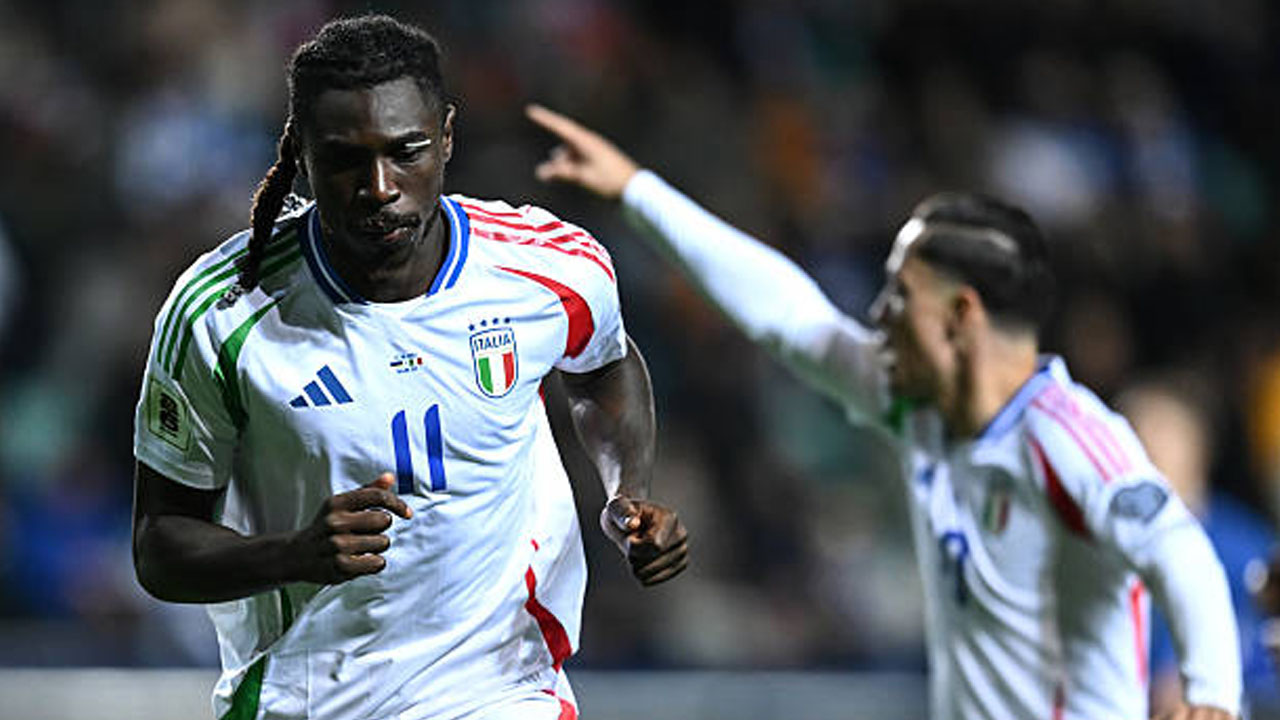 Moise Kean Absen Latihan, Francesco Pio Esposito Berpeluang Jadi Starter