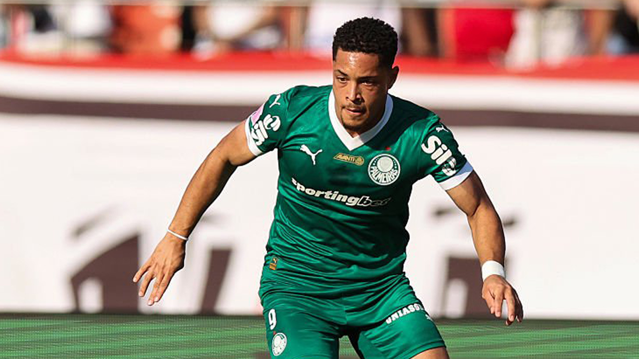 Vitor Roque.