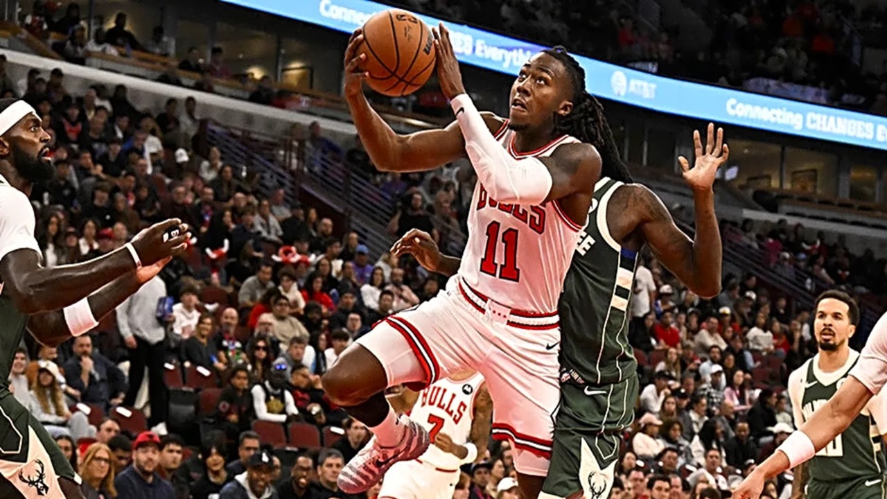 Ayo Dosunmu Beri Bukti saat Bulls Dikalahkan Bucks