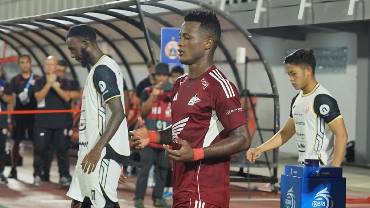 Penyerang PSM Makassar, Abu Kamara masih dalam proses pemulihan cedera